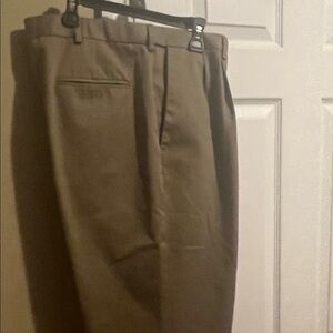 Men’s Haggar work to weekend classic fit Khaki pants.